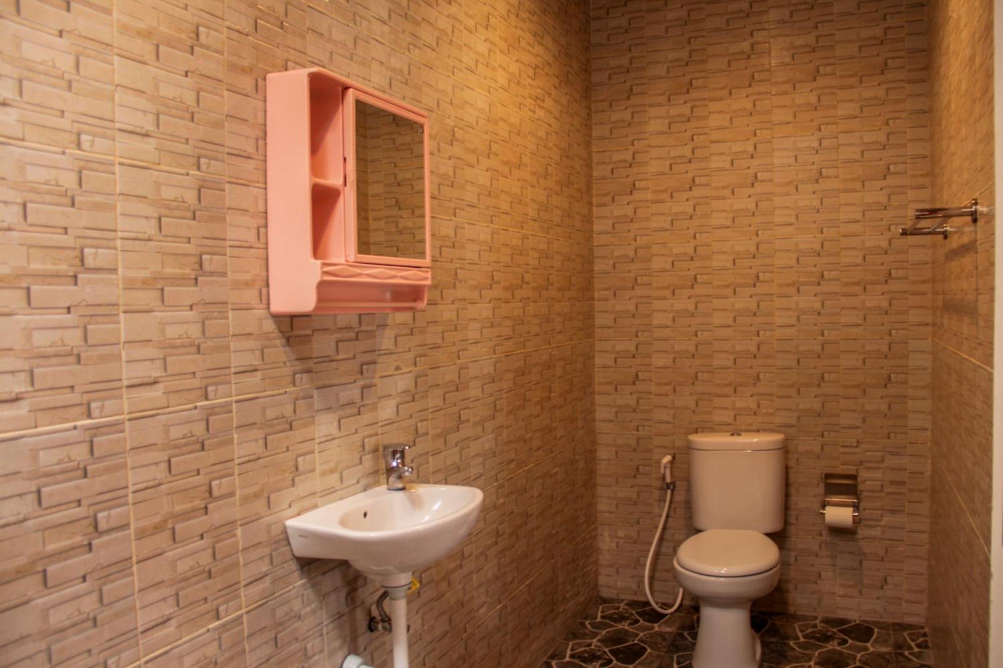 Nyoman Guesthouse Canggu Bilik gambar